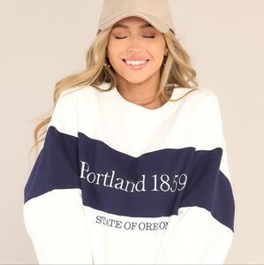 Le Lis Portland 1859 Classic White Oversized Potland Sweatshirt